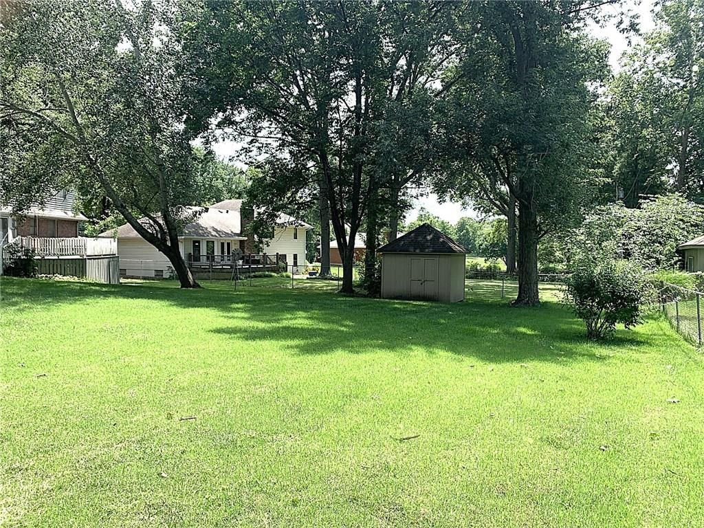 1705 NW willow Circle — photo 11