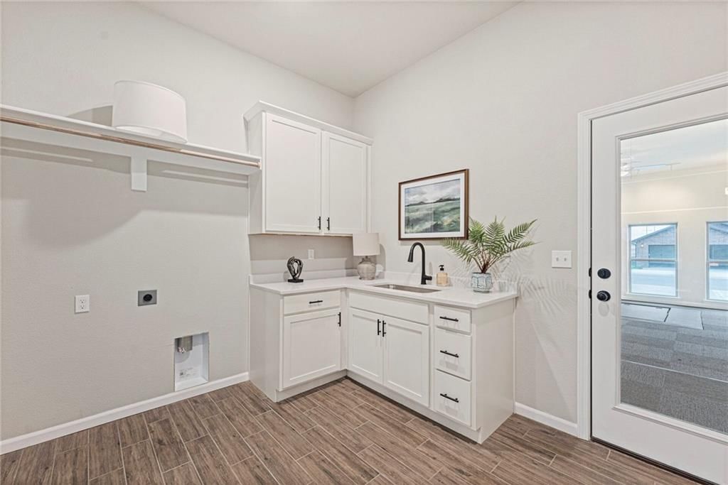 9299 Pickering Street — photo 26