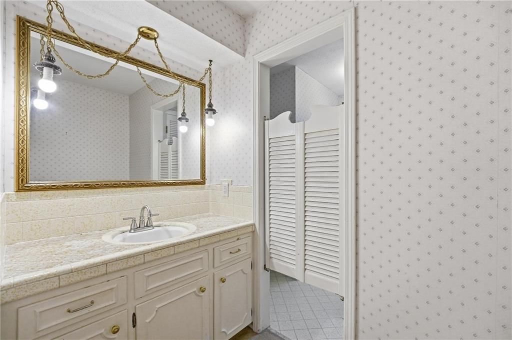 4332 S Dover Avenue — photo 22