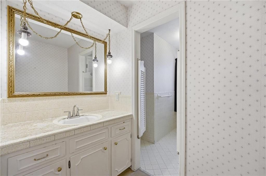 4332 S Dover Avenue — photo 23