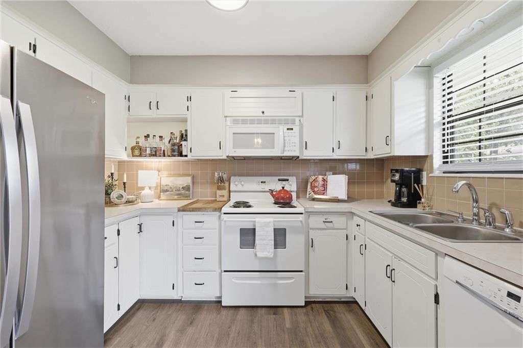 717 SE Parkwood Court — photo 14