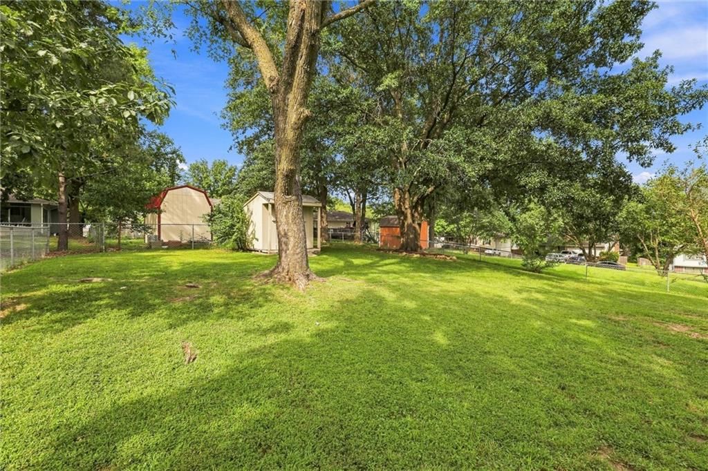 717 SE Parkwood Court — photo 32