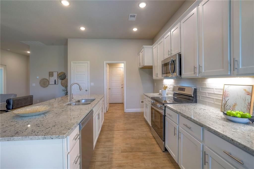 12936 Sewell Avenue — photo 19