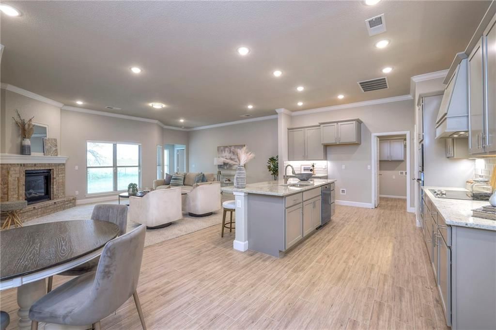 12928 Sewell Avenue — photo 11