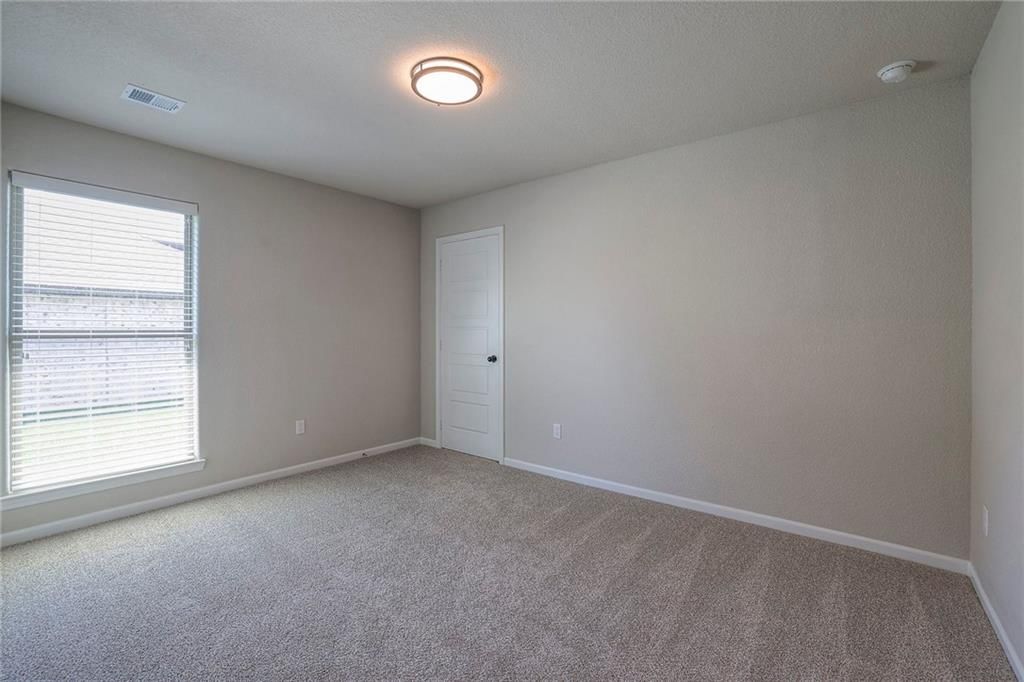12924 Sewell Avenue — photo 6