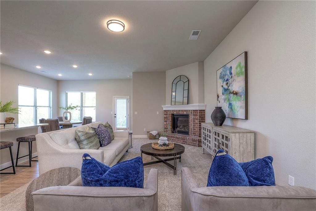 12924 Sewell Avenue — photo 11