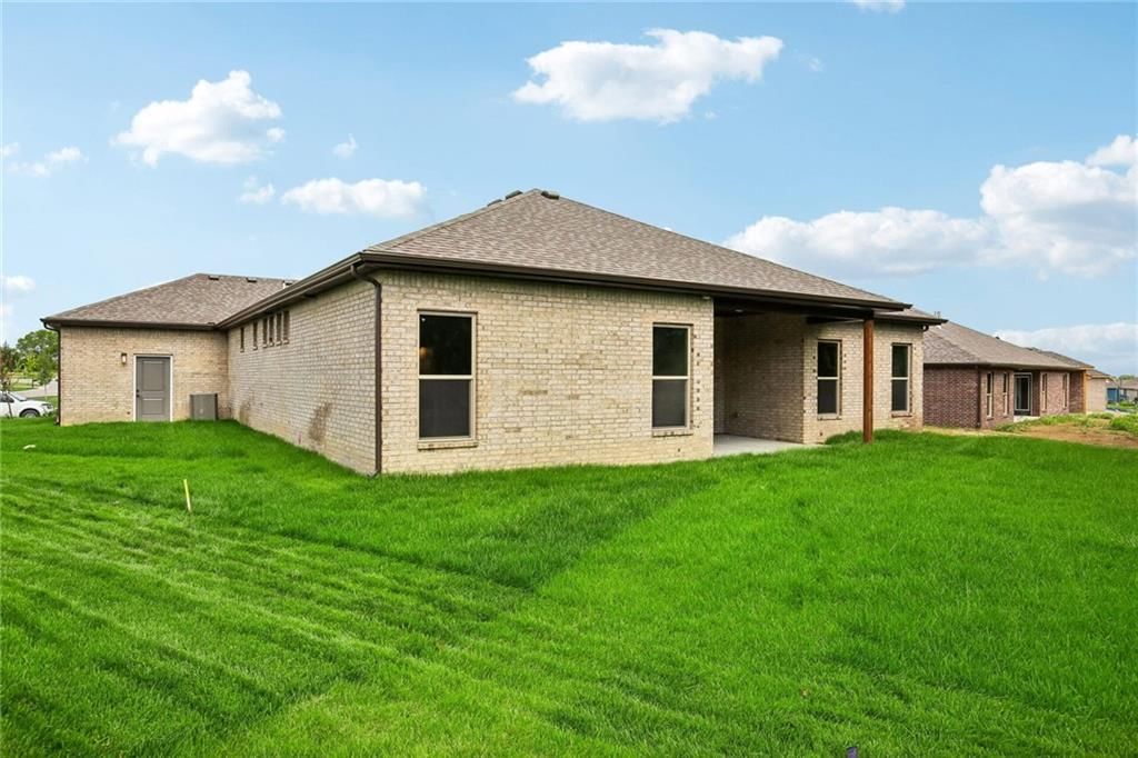 12920 Sewell Avenue — photo 3