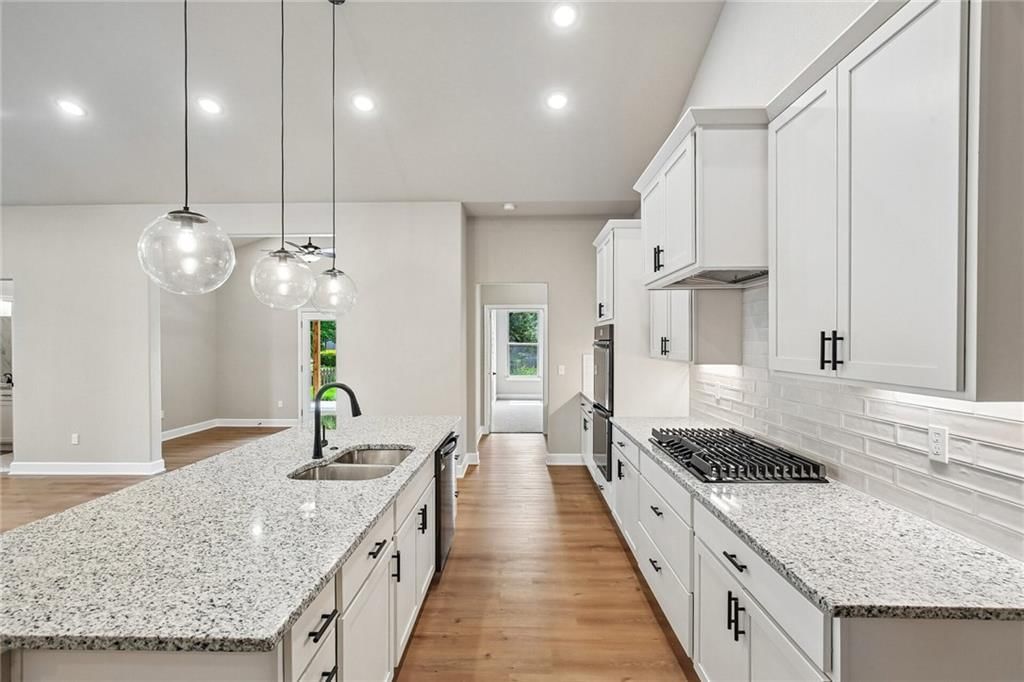 12920 Sewell Avenue — photo 9