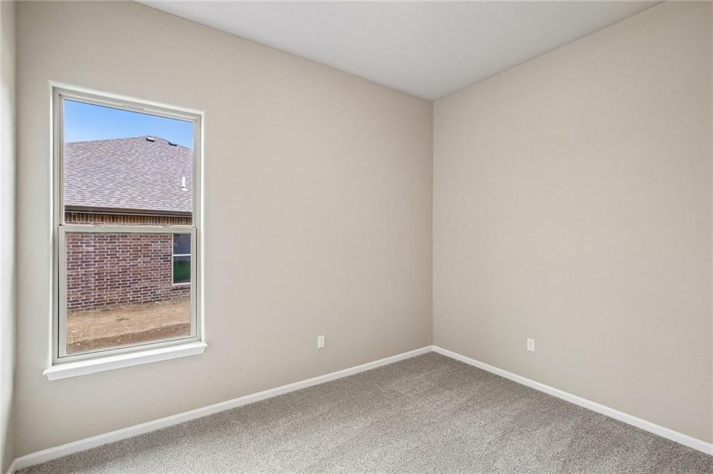 12920 Sewell Avenue — photo 20