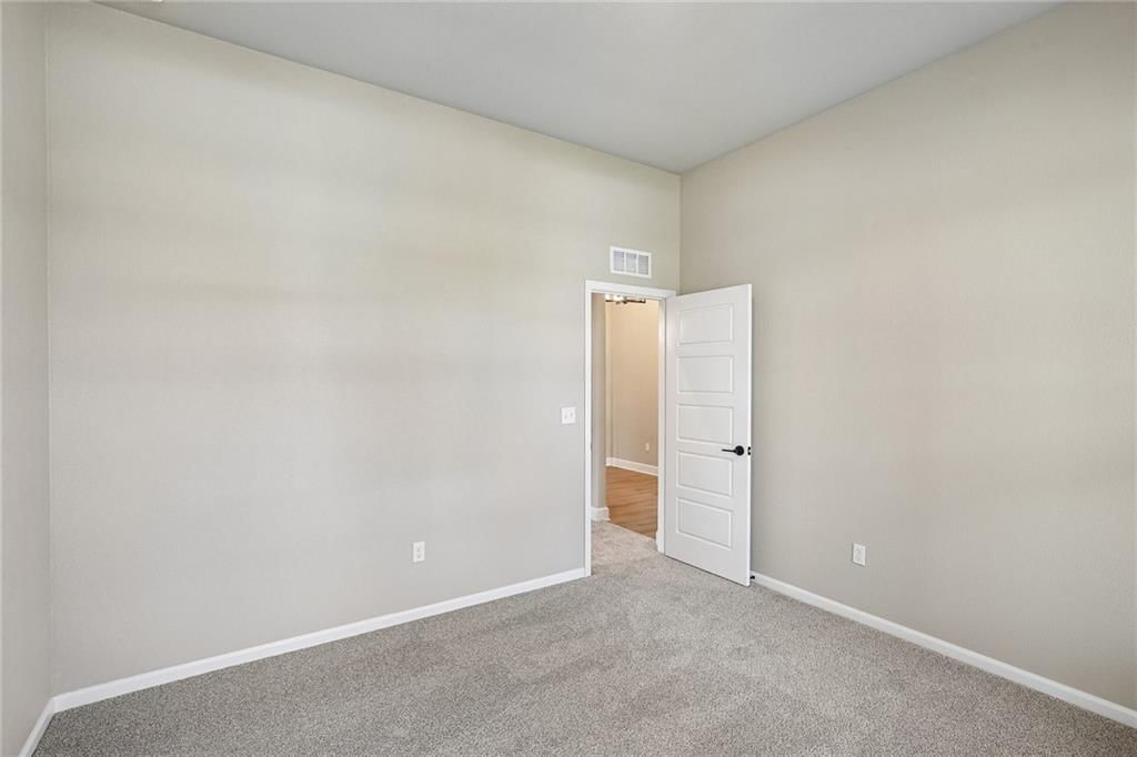 12920 Sewell Avenue — photo 22