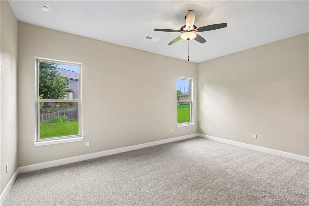 12920 Sewell Avenue — photo 27