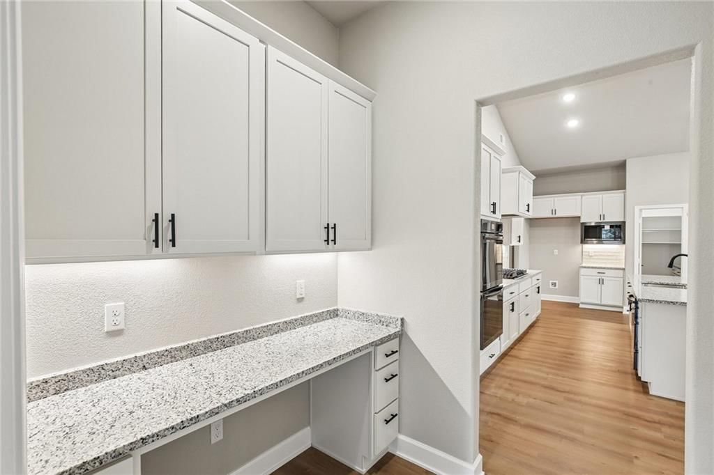 12920 Sewell Avenue — photo 30