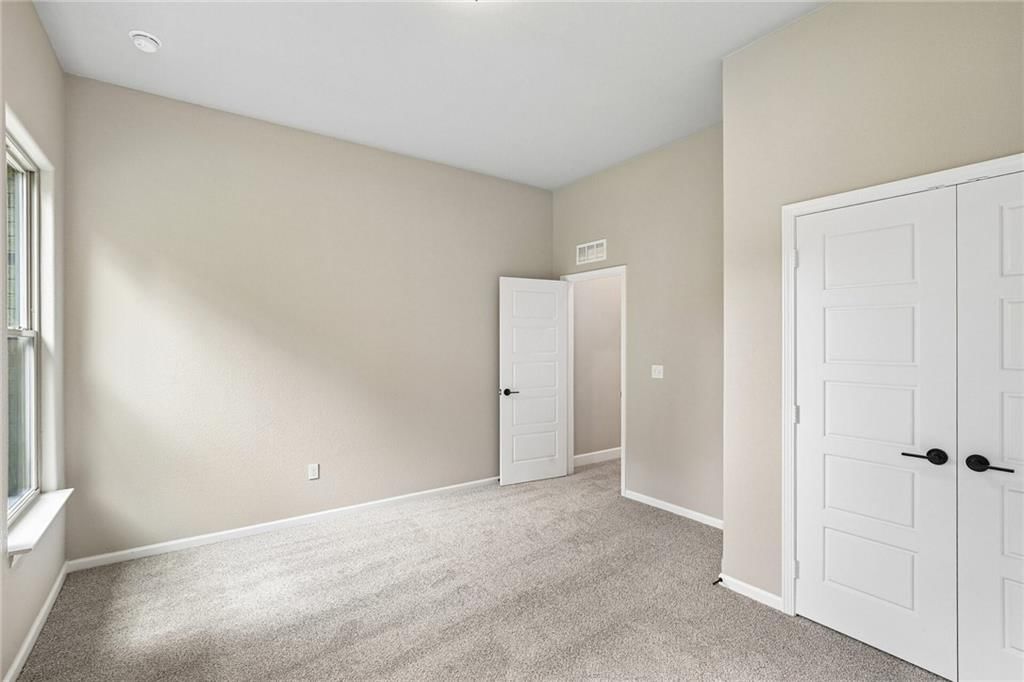 12920 Sewell Avenue — photo 34
