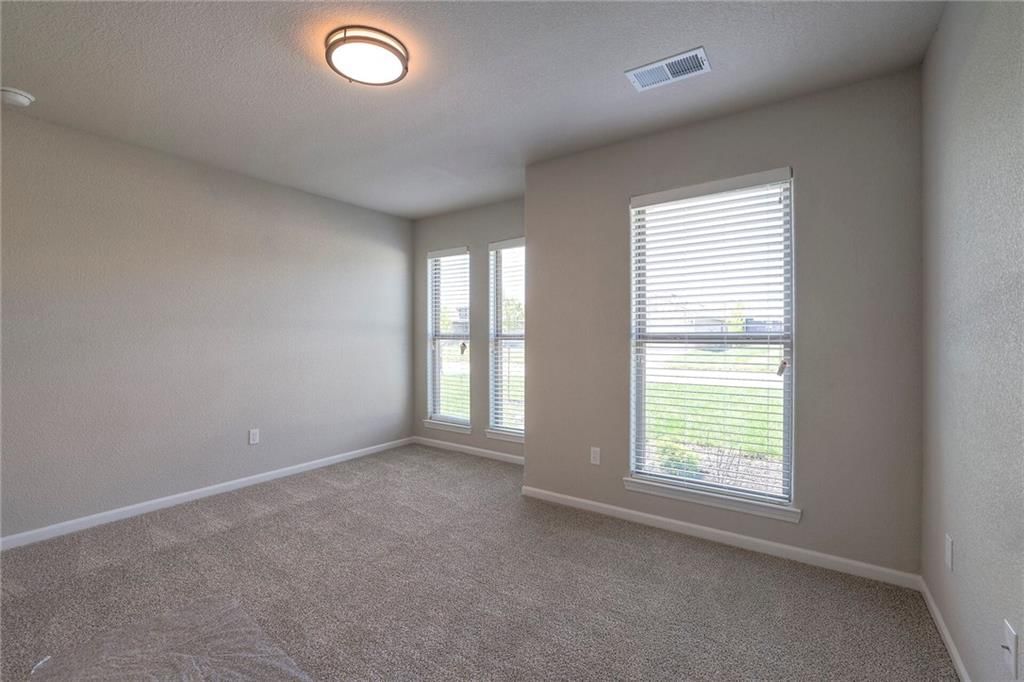 12912 Sewell Avenue — photo 22