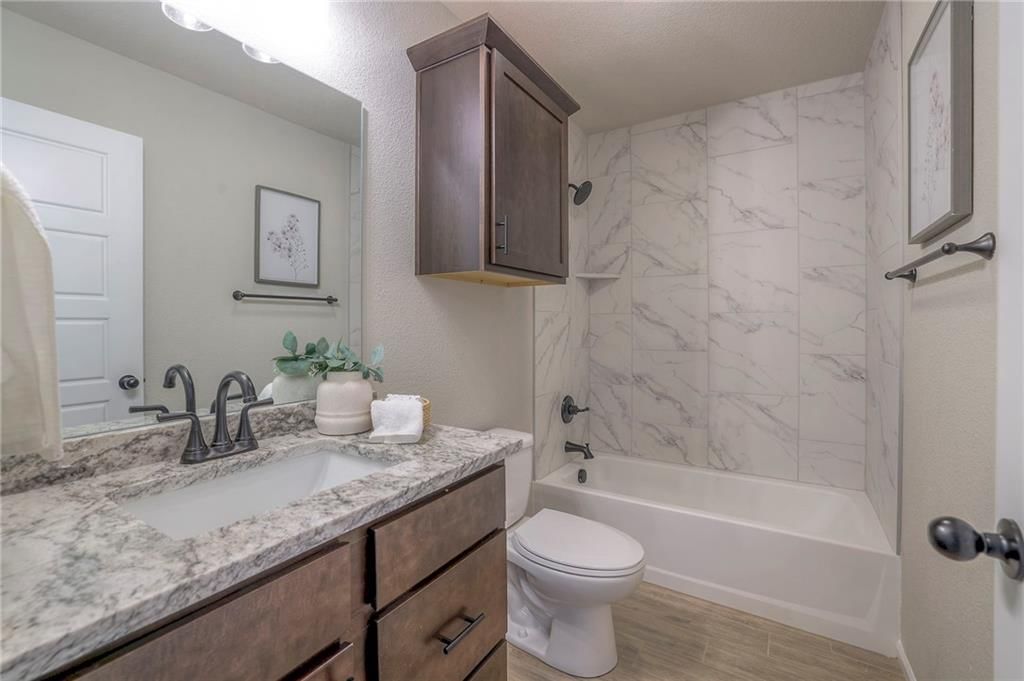 12912 Sewell Avenue — photo 24
