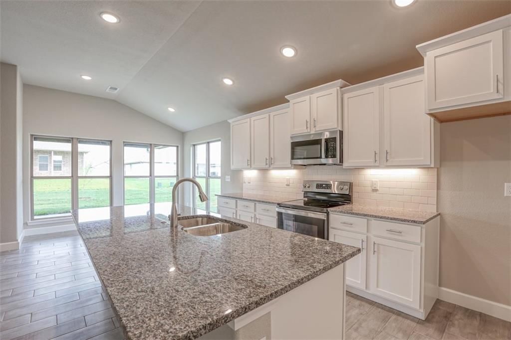 12916 Sewell Avenue — photo 12