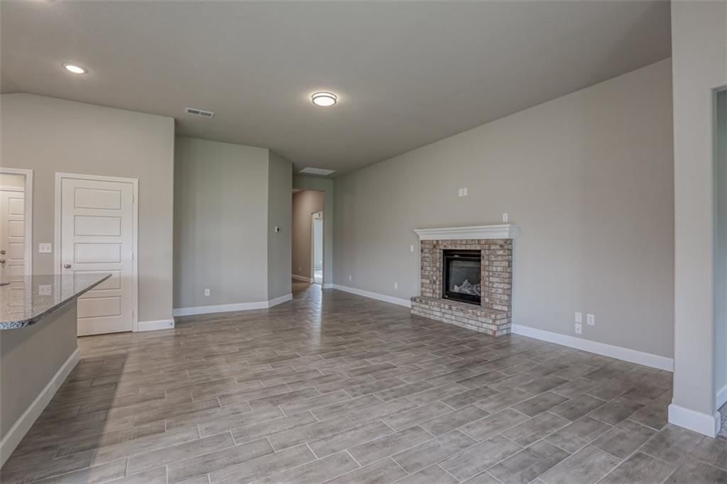 12916 Sewell Avenue — photo 14