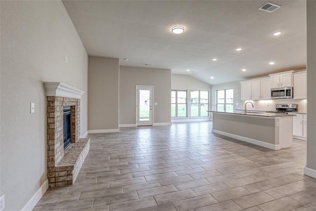 12916 Sewell Avenue — photo 17