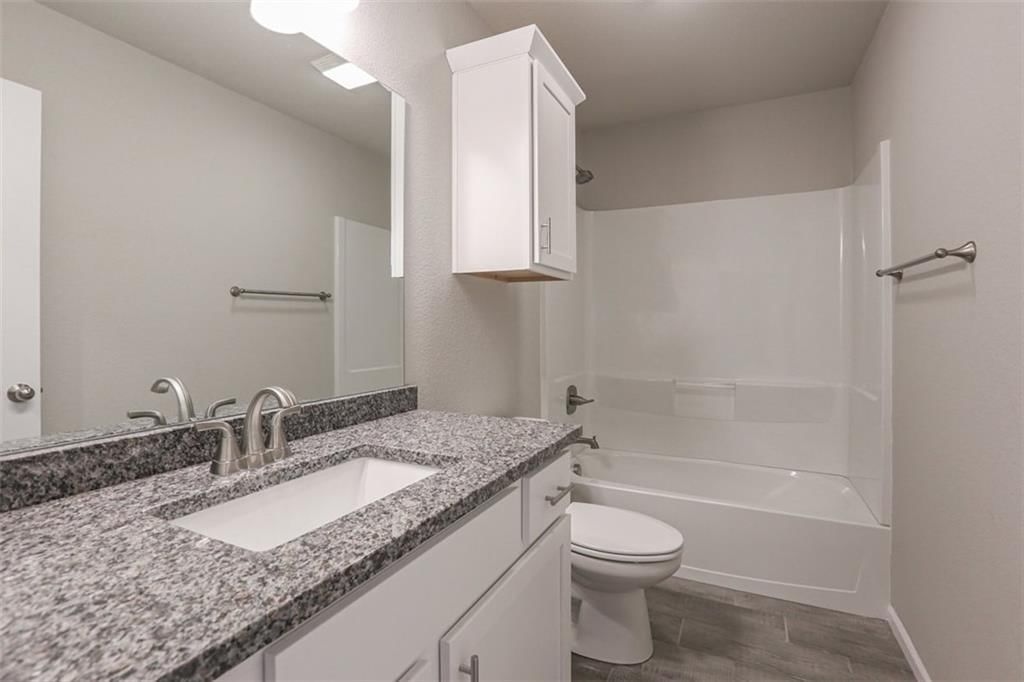 12916 Sewell Avenue — photo 21