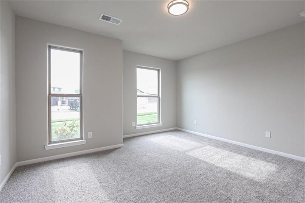 12916 Sewell Avenue — photo 23