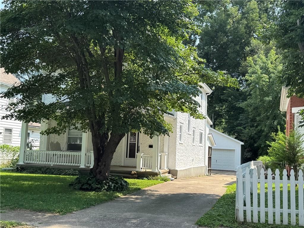 1811 South Street — photo 2