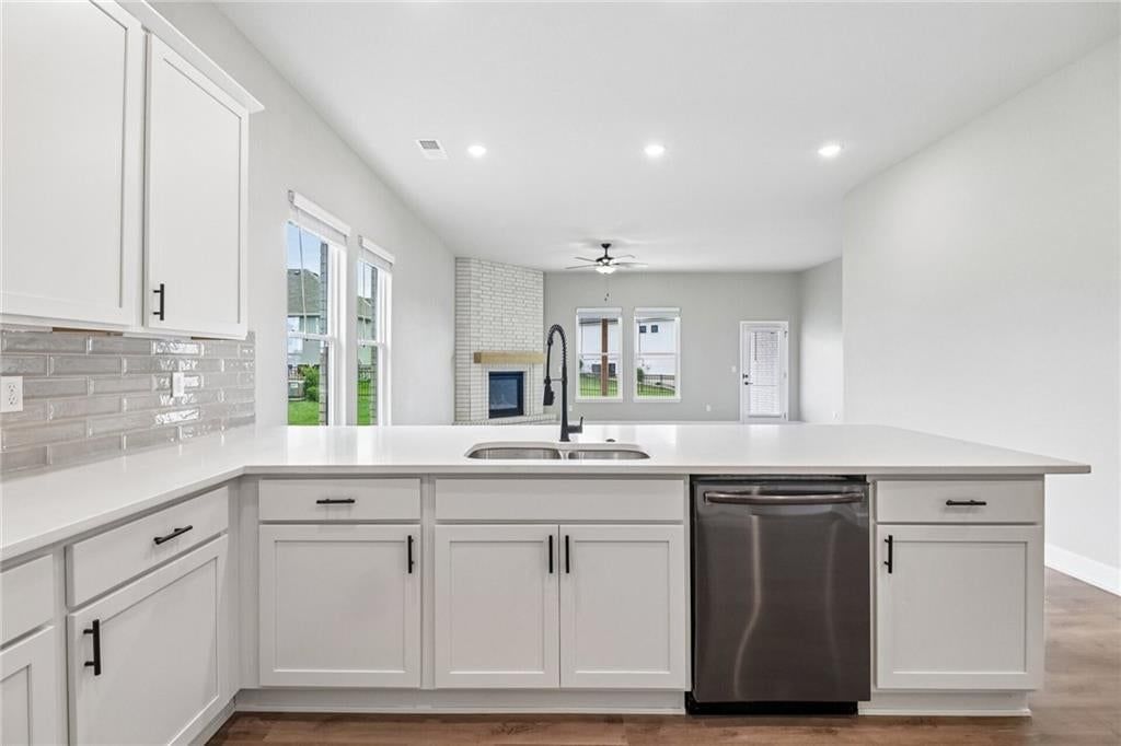 12909 Sewell Avenue — photo 5