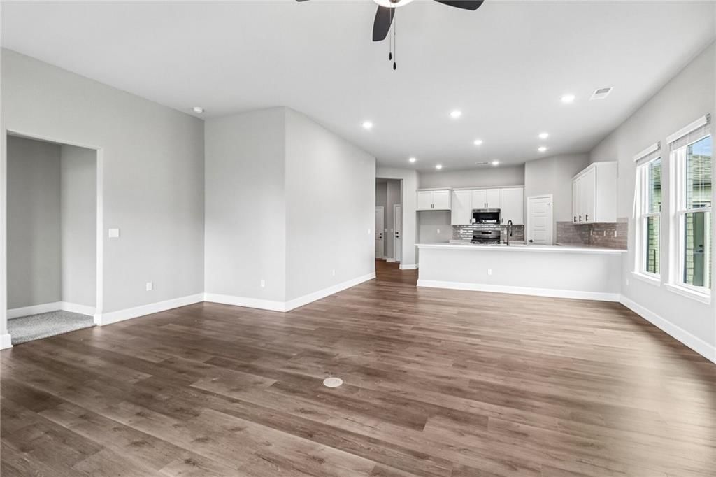 12909 Sewell Avenue — photo 10