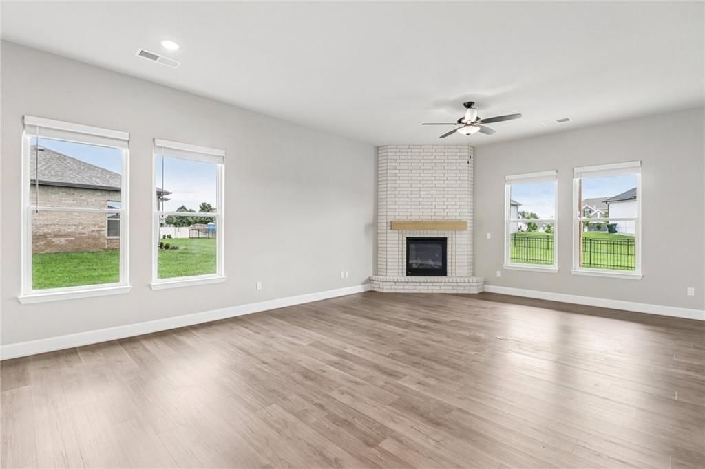 12909 Sewell Avenue — photo 11