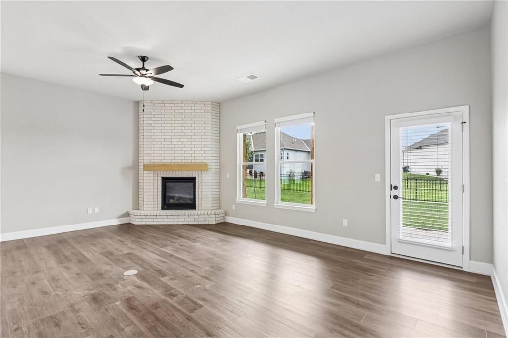 12909 Sewell Avenue — photo 12