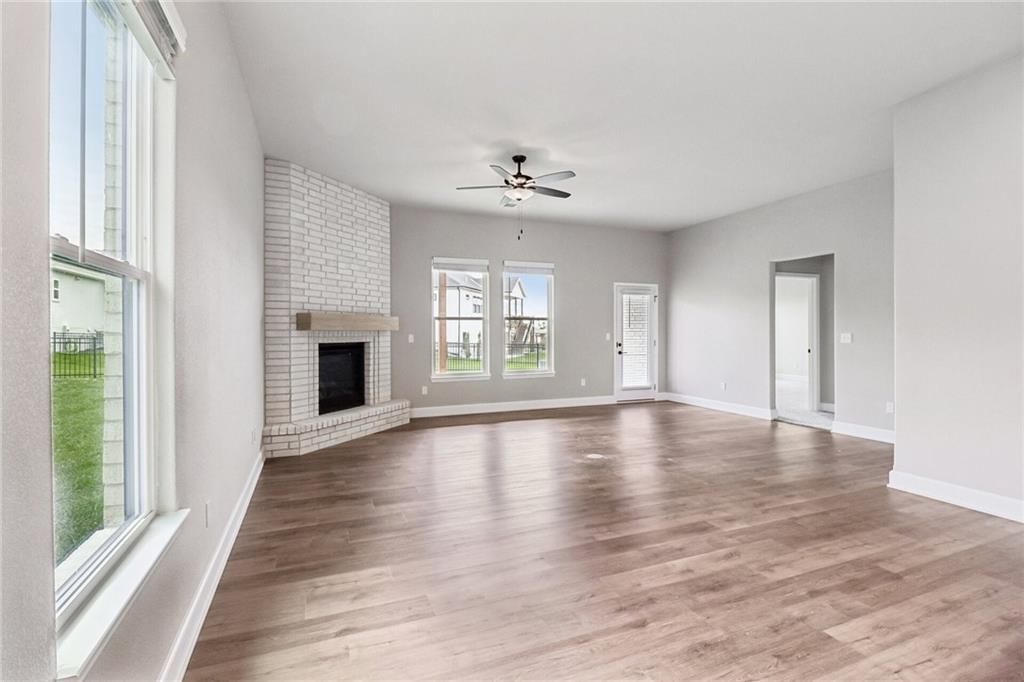 12909 Sewell Avenue — photo 15