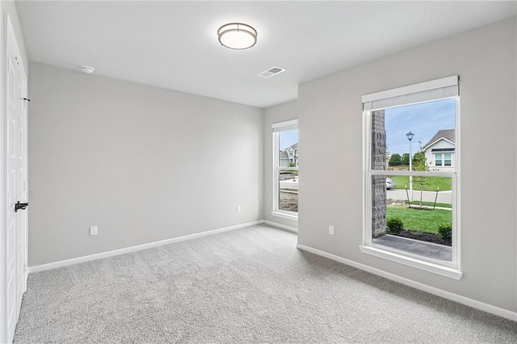 12909 Sewell Avenue — photo 16