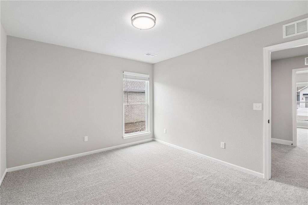 12909 Sewell Avenue — photo 21