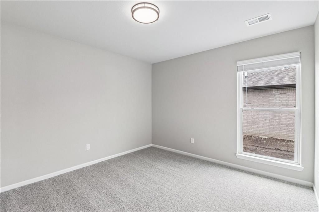 12909 Sewell Avenue — photo 23