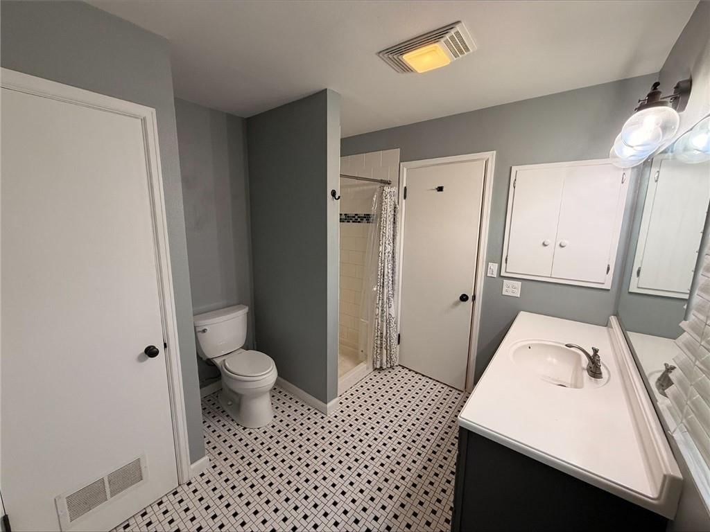 708 S Woodland Street — photo 22