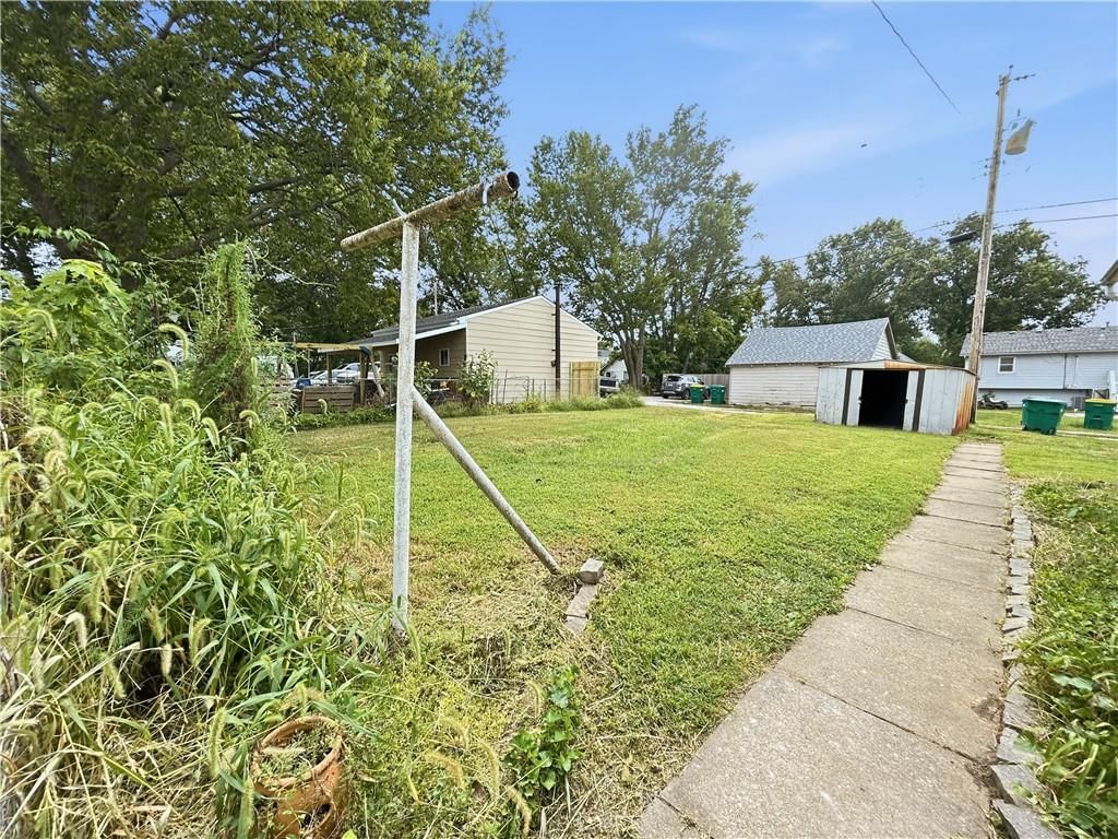 605 W Peoria Street — photo 33
