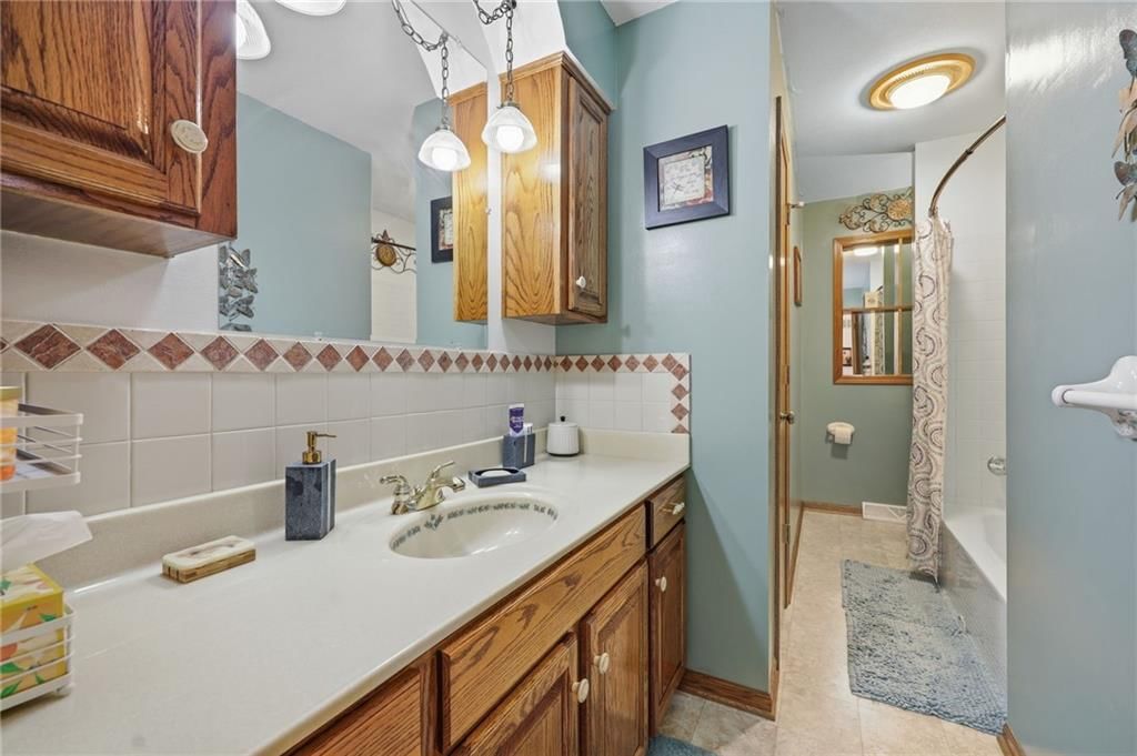 407 NE 113TH Street — photo 12