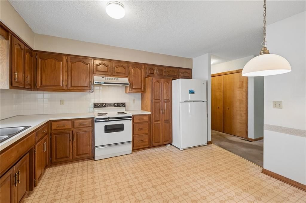 8520 N Campbell Street — photo 9