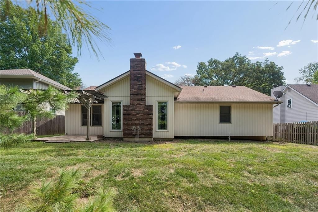 8520 N Campbell Street — photo 32