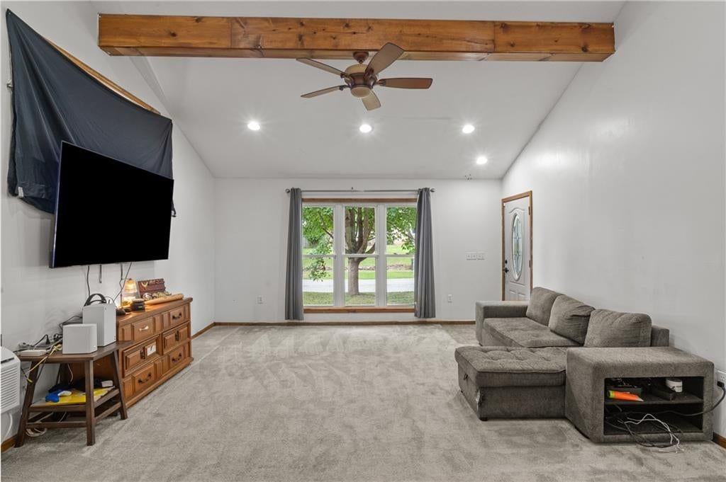 Photo 6 of 25 - 906 N 8th Street, Leavenworth, KS 66048