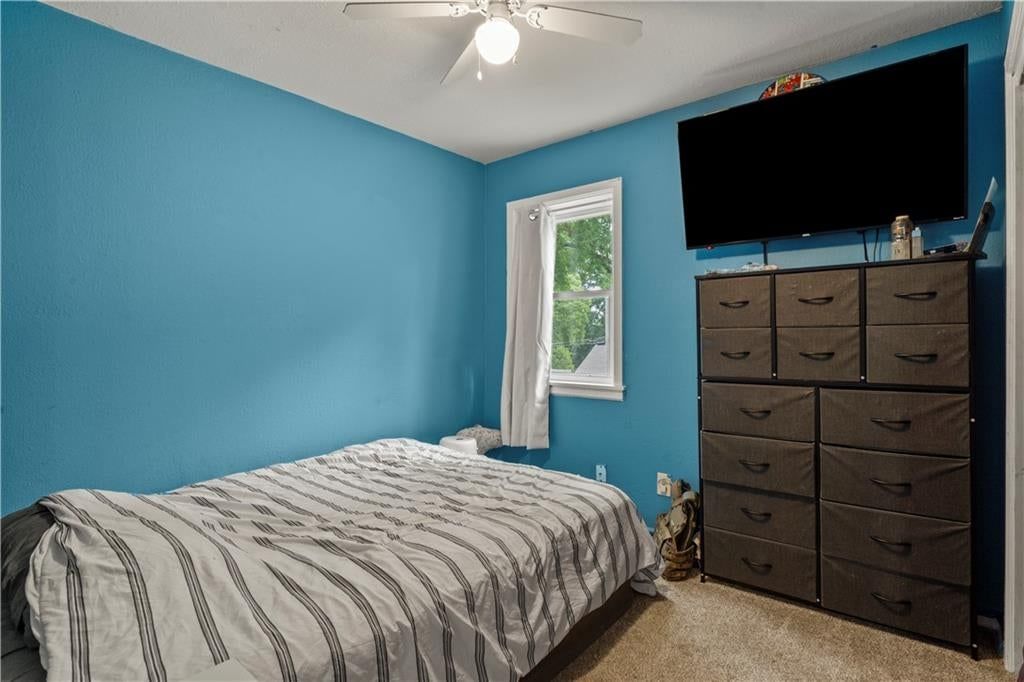 Photo 15 of 25 - 906 N 8th Street, Leavenworth, KS 66048