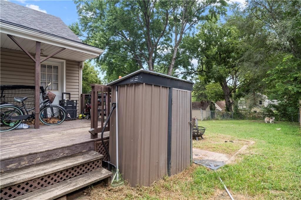 Photo 20 of 25 - 906 N 8th Street, Leavenworth, KS 66048