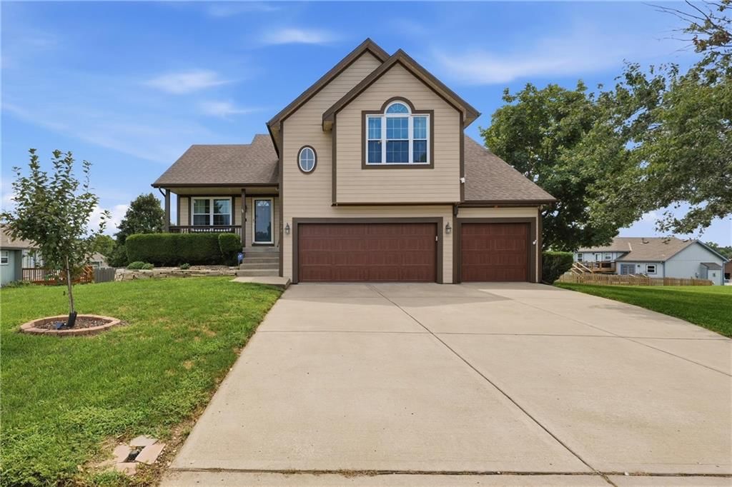 519 Holt Drive — photo 1