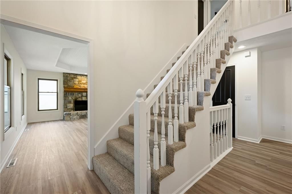 1636 NE Thames Drive — photo 5