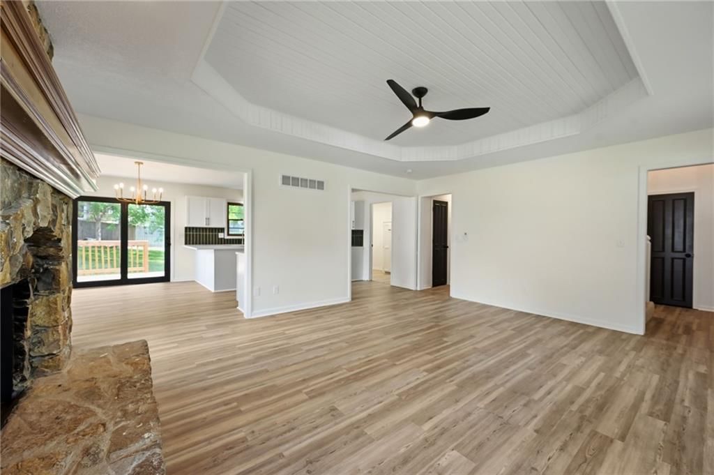 1636 NE Thames Drive — photo 9