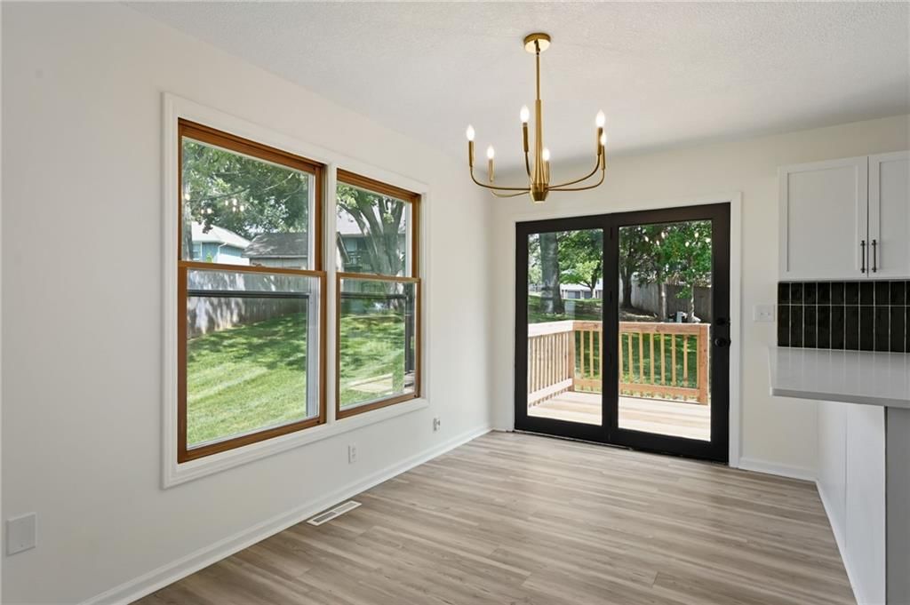 1636 NE Thames Drive — photo 13