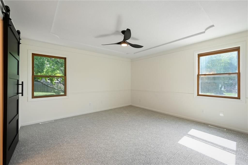 1636 NE Thames Drive — photo 16