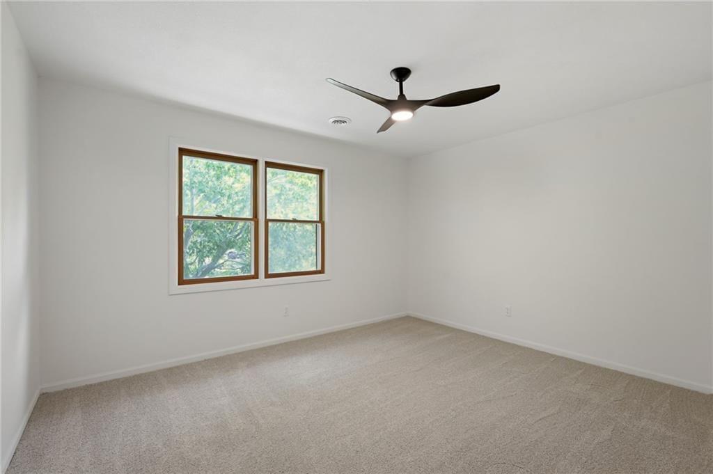 1636 NE Thames Drive — photo 24