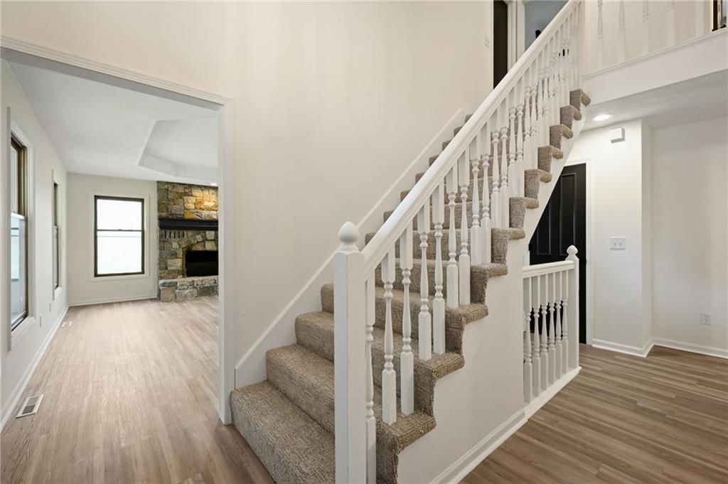 1636 NE Thames Drive, Lee's Summit, MO