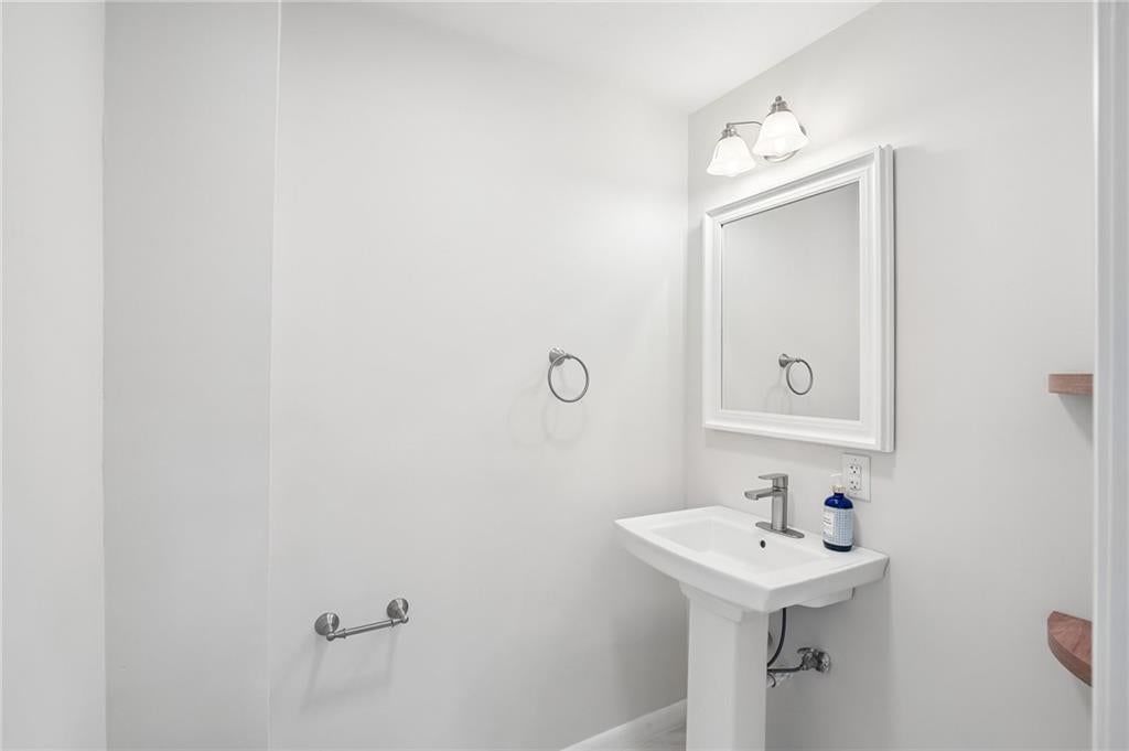 3924 Windsor Avenue — photo 11