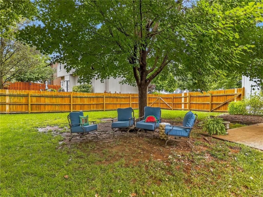 8201 NW 80th Terrace — photo 39